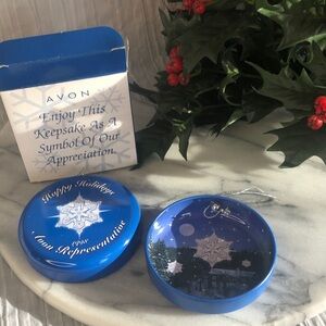 Vintage 1998 AVON lot of 2 Limited Ed. Avon Representatives Snowflake ornaments